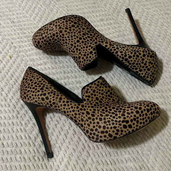 🖤Ann Taylor Leandra Haircalf Platform Booties🖤 - Picture 2 of 9